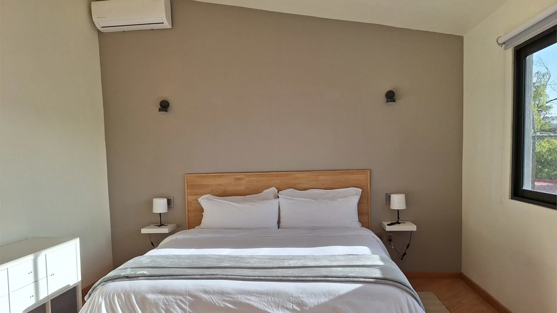 King size bed executive suite at Lomas de Chapultepec