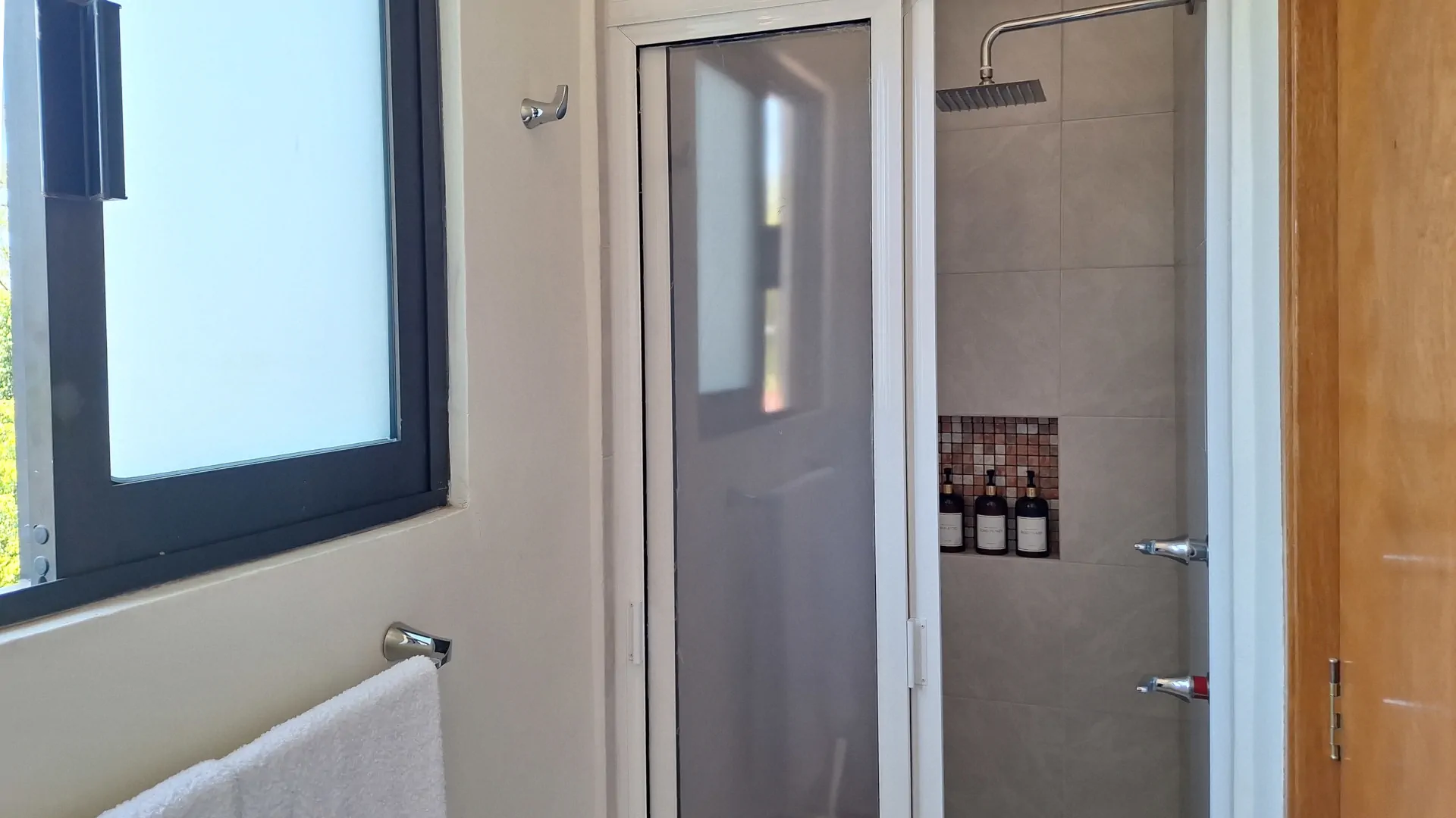 Shower executive suite at Lomas de Chapultepec